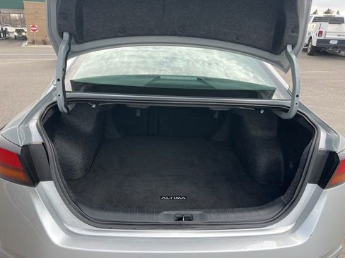 Used 2024 Nissan Altima 2.5 SV FWD image 35
