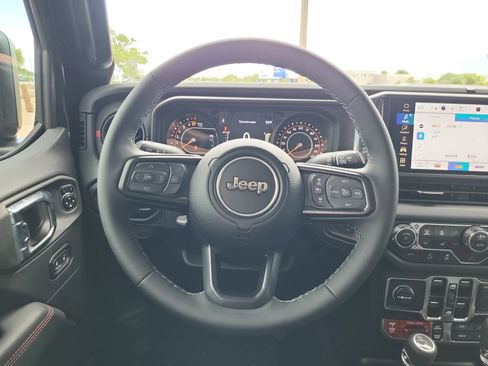 New 2025 Jeep Gladiator Rubicon w/ Convenience Group image 9