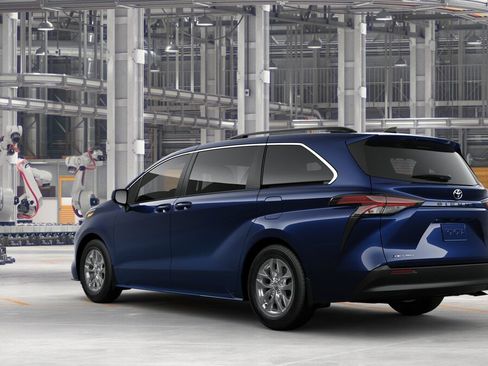 New 2025 Toyota Sienna LE image 6