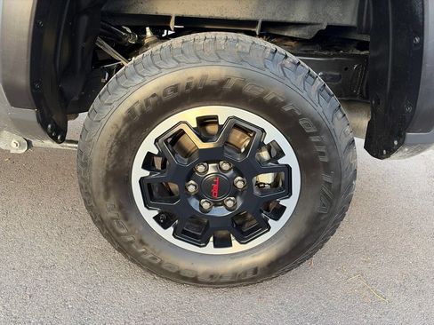Used 2025 Toyota Tacoma TRD Off-Road AWD/4WD image 30