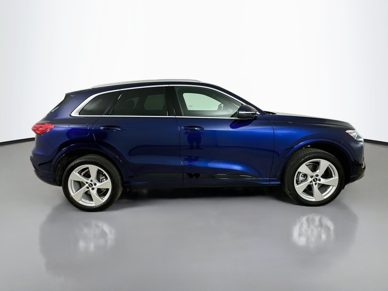 Certified 2025 Audi Q5 Premium Plus AWD/4WD image 4