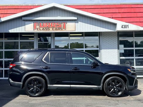 Used 2023 Honda Pilot Elite image 2