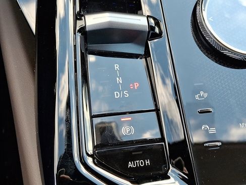 Certified 2025 BMW 530i xDrive w/ Premium Package image 15