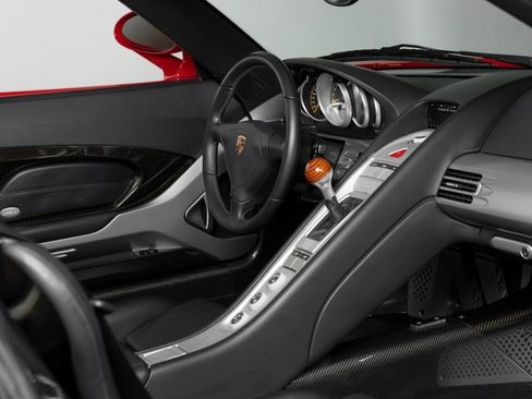 Used 2004 Porsche Carrera GT RWD image 33