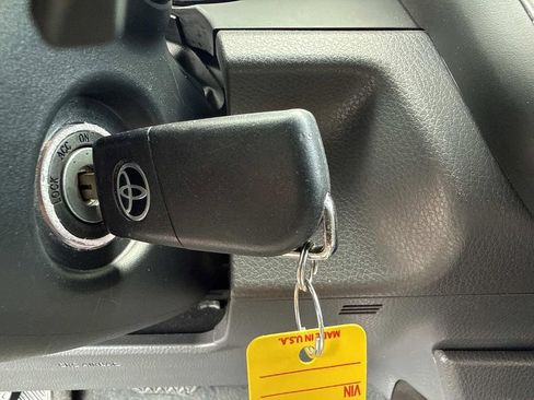 Used 2023 Toyota Camry SE FWD image 27