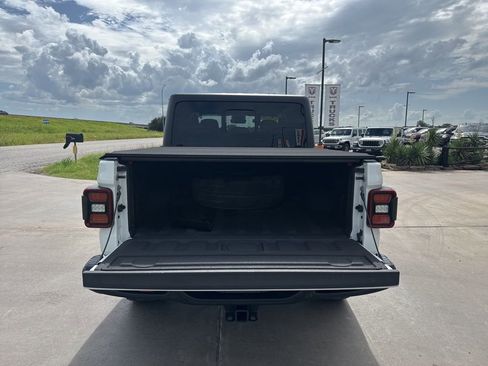 Used 2020 Jeep Gladiator Rubicon AWD/4WD image 7
