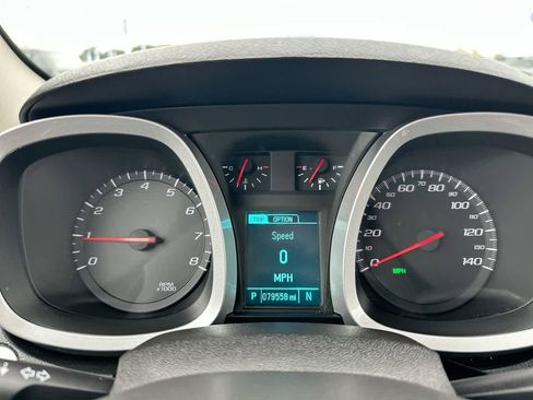 Used 2017 Chevrolet Equinox LT w/ Convenience Package image 34