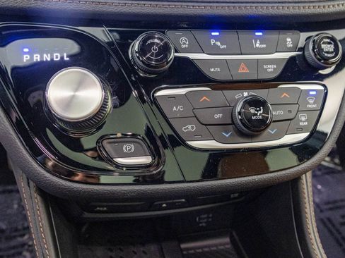 New 2026 Chrysler Pacifica Pinnacle image 28