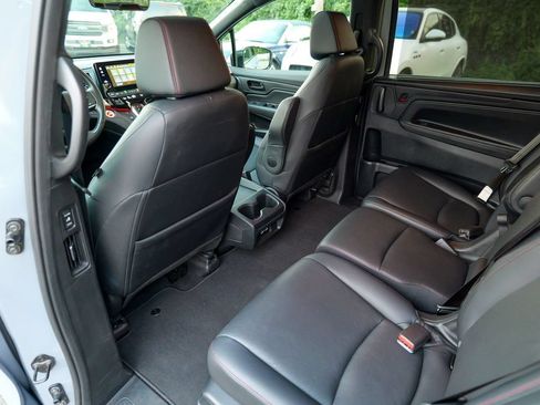 Used 2023 Honda Odyssey Sport image 23