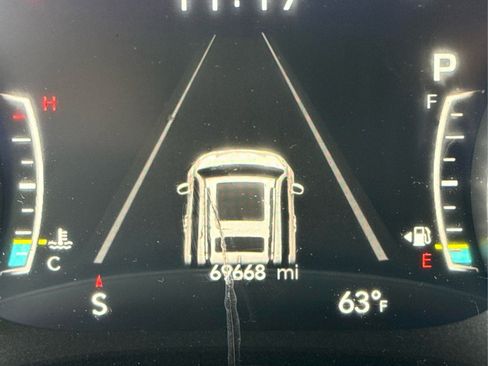 Used 2023 Chrysler Pacifica Touring-L FWD image 32