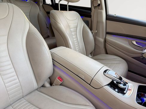 Used 2019 Mercedes-Benz S 560 Sedan image 24