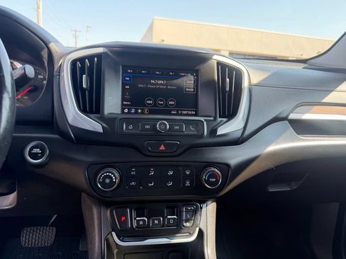 Used 2020 GMC Terrain SLE FWD image 30