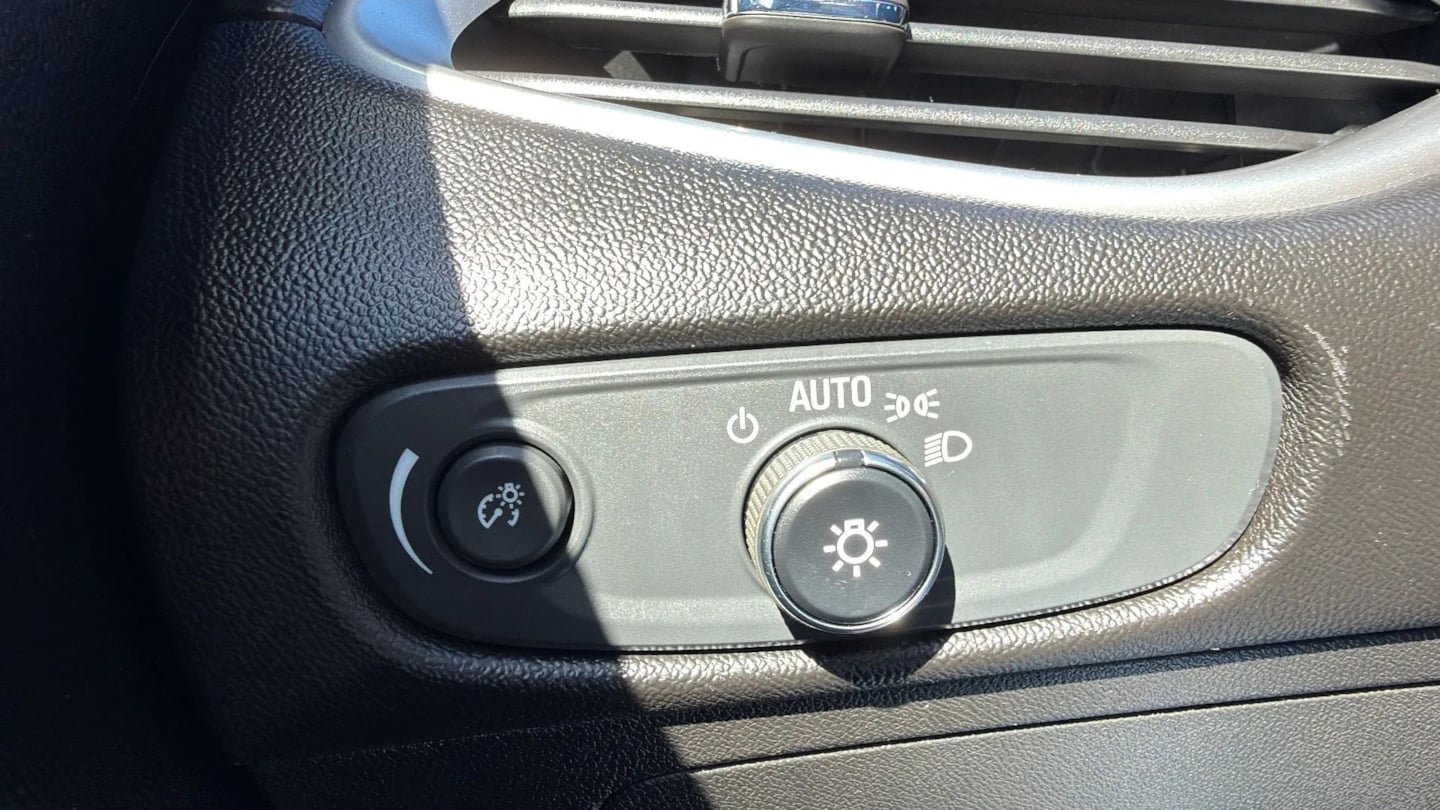 Used 2020 Chevrolet Malibu LS FWD image 16