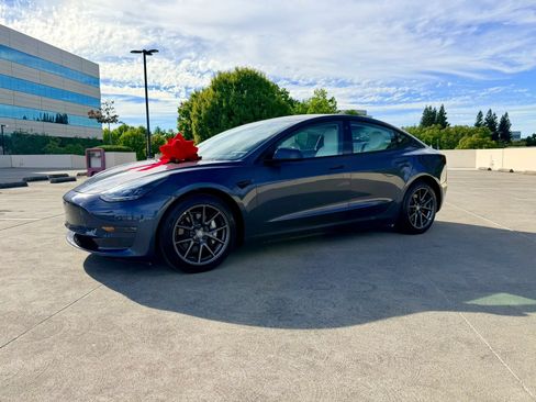 Used 2021 Tesla Model 3 Long Range AWD/4WD image 17