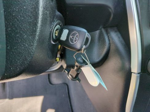 Used 2015 Toyota Camry LE FWD image 30