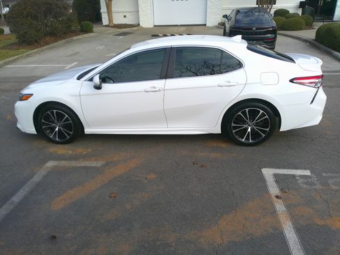 Used 2019 Toyota Camry SE image 8