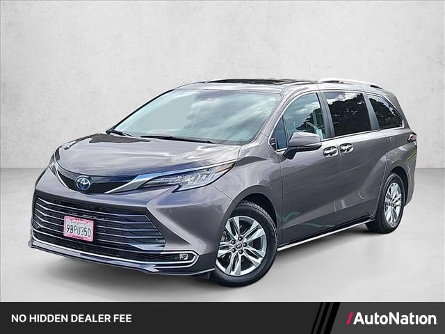 Used 2022 Toyota Sienna Limited FWD image 1