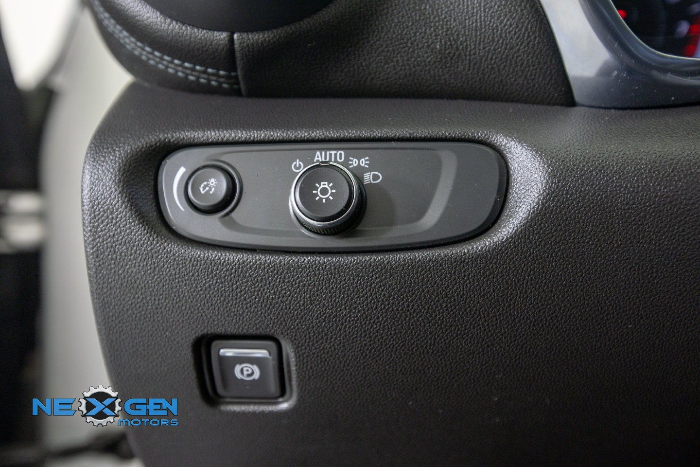 Used 2019 Chevrolet Blazer LT AWD/4WD image 14