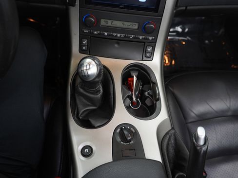 Used 2005 Chevrolet Corvette Convertible w/ Preferred Equipment Group image 20