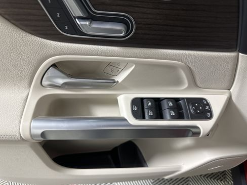 New 2026 Mercedes-Benz GLB 250 4MATIC image 11