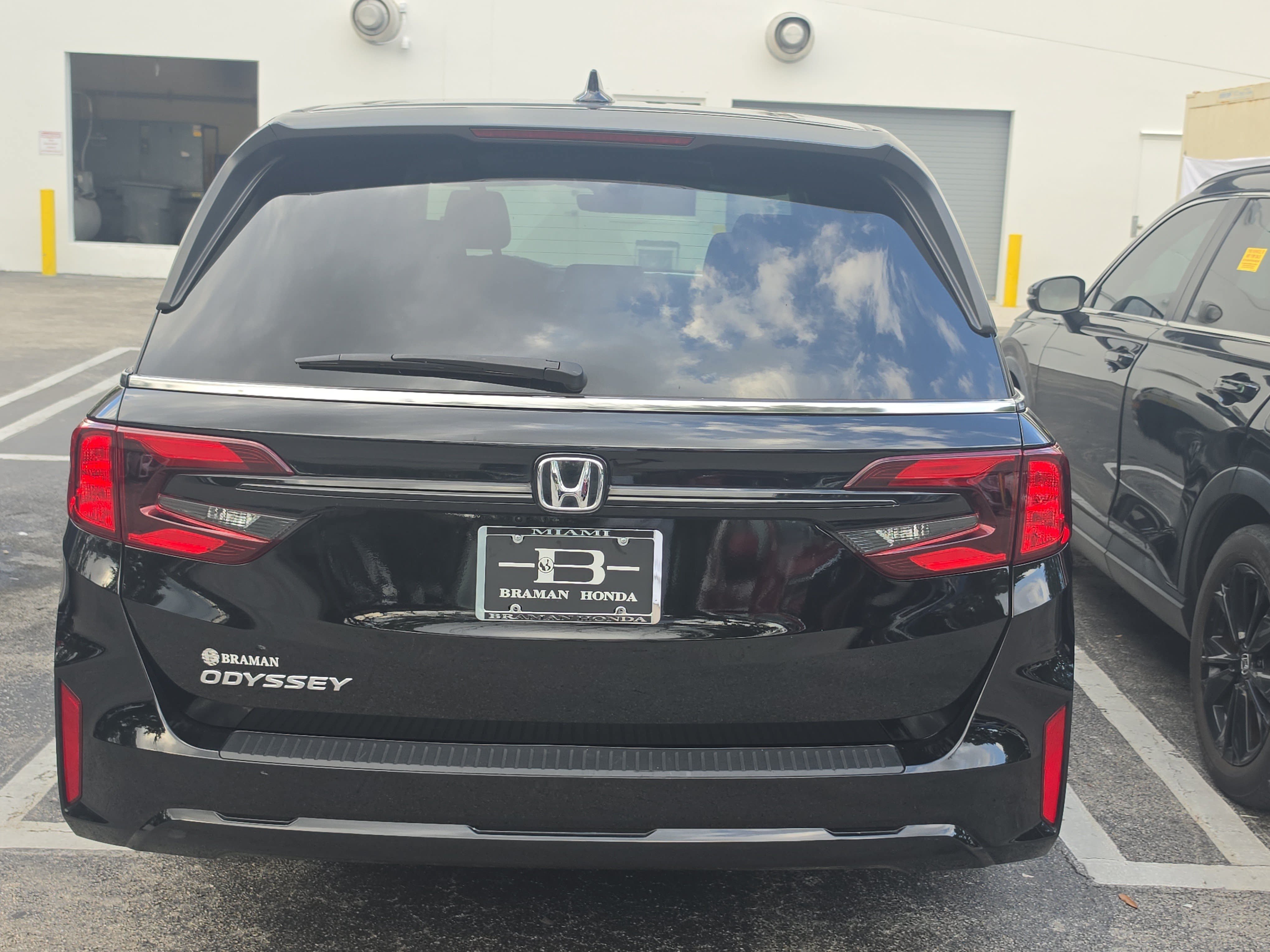 Certified 2026 Honda Odyssey EX-L image 5
