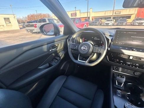 Certified 2024 Nissan Rogue SL AWD/4WD image 27