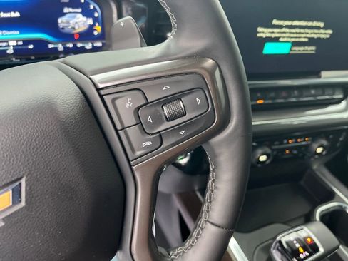 Used 2023 Chevrolet Silverado 1500 High Country w/ Technology Package image 12