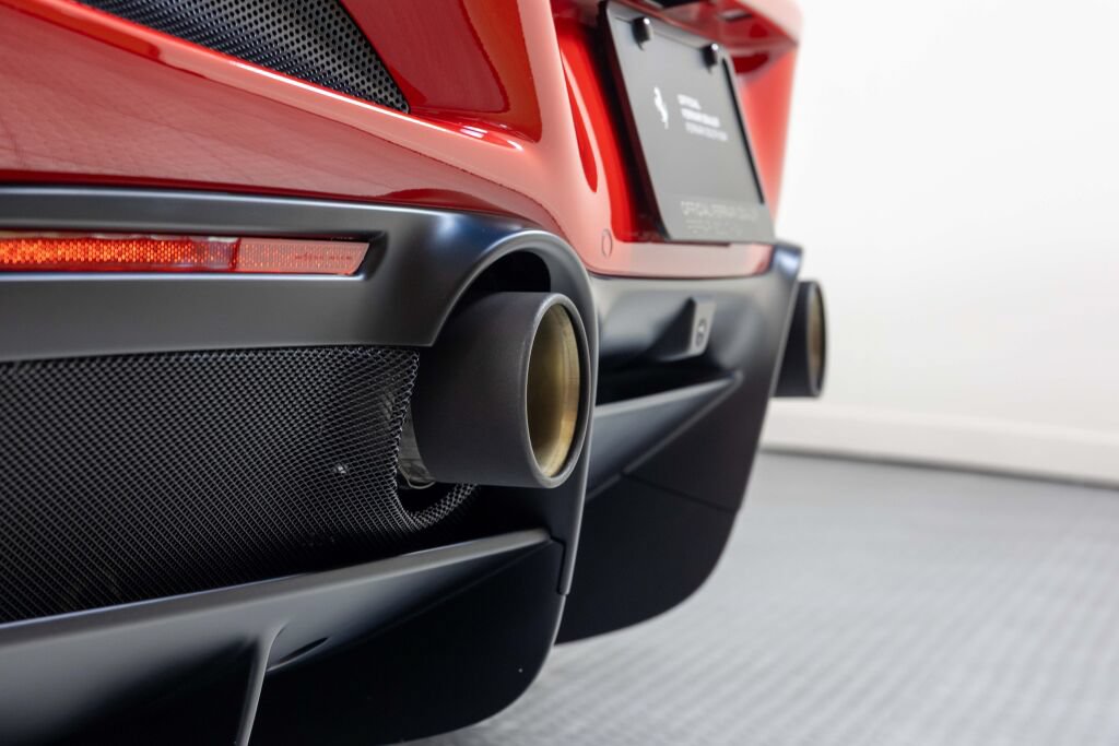 Used 2022 Ferrari F8 Tributo RWD image 30