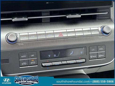 Certified 2025 Hyundai Kona SEL AWD/4WD image 34