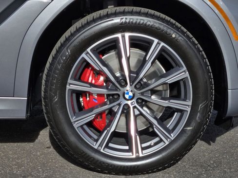 New 2026 BMW X6 xDrive40i w/ Climate Comfort Package image 11