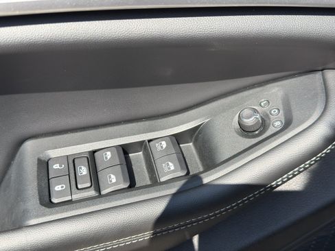 Used 2024 Jeep Grand Cherokee Limited w/ Luxury Tech Group II AWD/4WD image 12