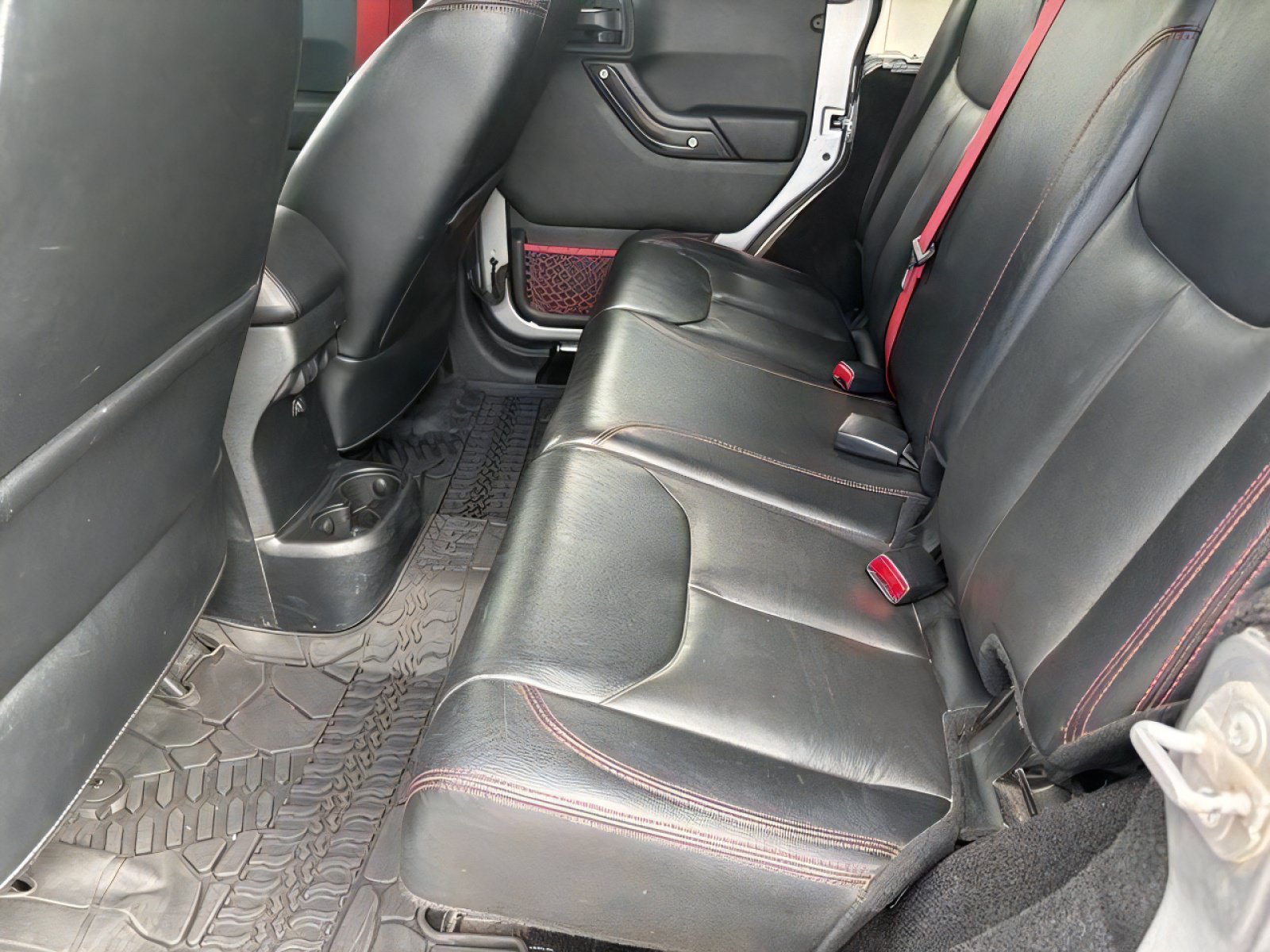 Used 2017 Jeep Wrangler Unlimited Rubicon AWD/4WD image 13