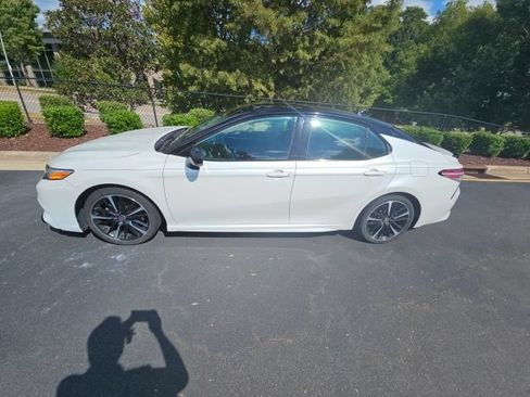 Used 2020 Toyota Camry XSE w/ Navigation Package FWD image 2