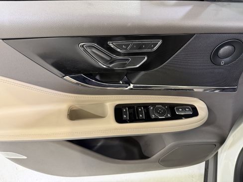 Used 2022 Lincoln Corsair Reserve w/ Equipment Group 201A image 15