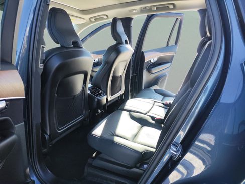 Used 2023 Volvo XC90 B5 Plus image 15