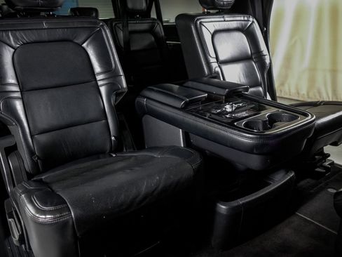 Used 2021 Lincoln Navigator L Reserve w/ Luxury Package AWD/4WD image 29