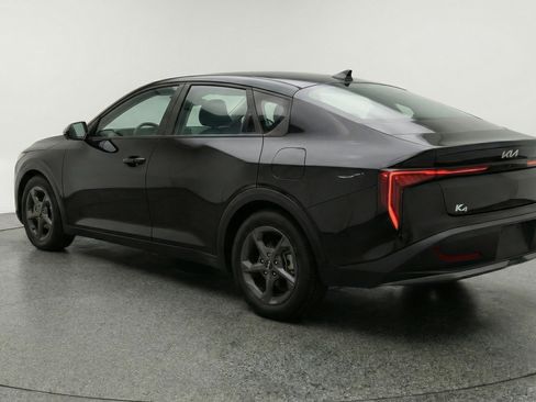 Used 2025 Kia K4 FWD image 6