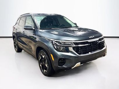 Used 2025 Kia Seltos EX