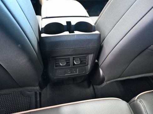 Used 2025 GMC Canyon Denali image 28