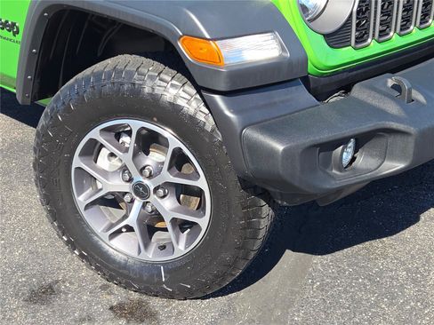Used 2025 Jeep Wrangler Unlimited Sport AWD/4WD image 35
