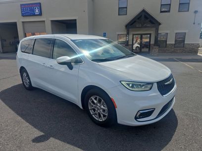 Used 2023 Chrysler Pacifica Touring-L