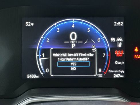 Used 2023 Toyota Corolla Cross XLE image 27