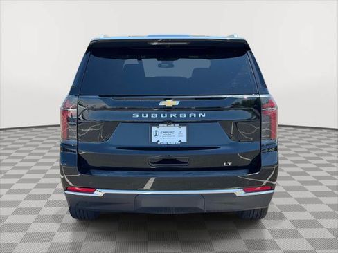 Used 2025 Chevrolet Suburban LT AWD/4WD image 6