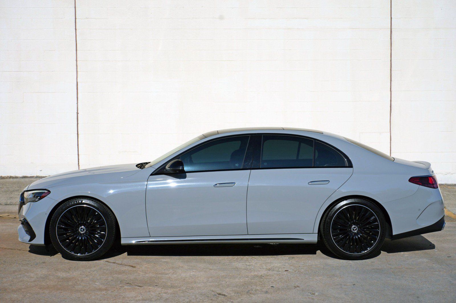 Used 2024 Mercedes-Benz E 450 4MATIC Sedan w/ MBUS Superscreen Package image 55