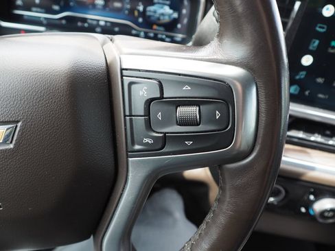 Used 2022 Chevrolet Silverado 1500 LT AWD/4WD image 27