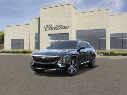 New 2026 Cadillac Lyriq Luxury w/ LPO, Floor Liner Package AWD/4WD image 8