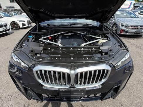 Used 2024 BMW X5 xDrive40i w/ M Sport Package AWD/4WD image 28