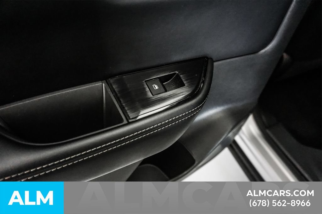 Used 2024 Nissan Rogue SV FWD image 53