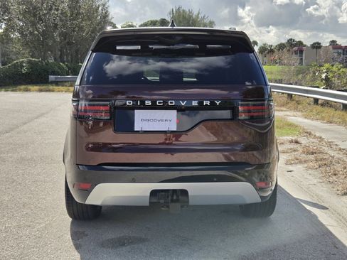 New 2026 Land Rover Discovery Limited Edition image 4