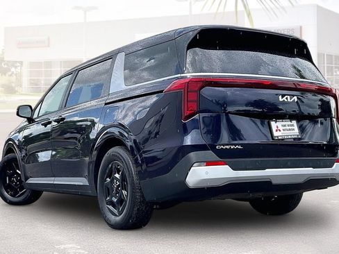 Used 2026 Kia Carnival FWD image 30